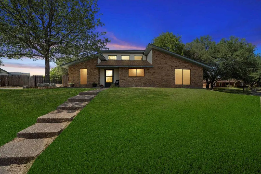 Waco-area home ready for buyers